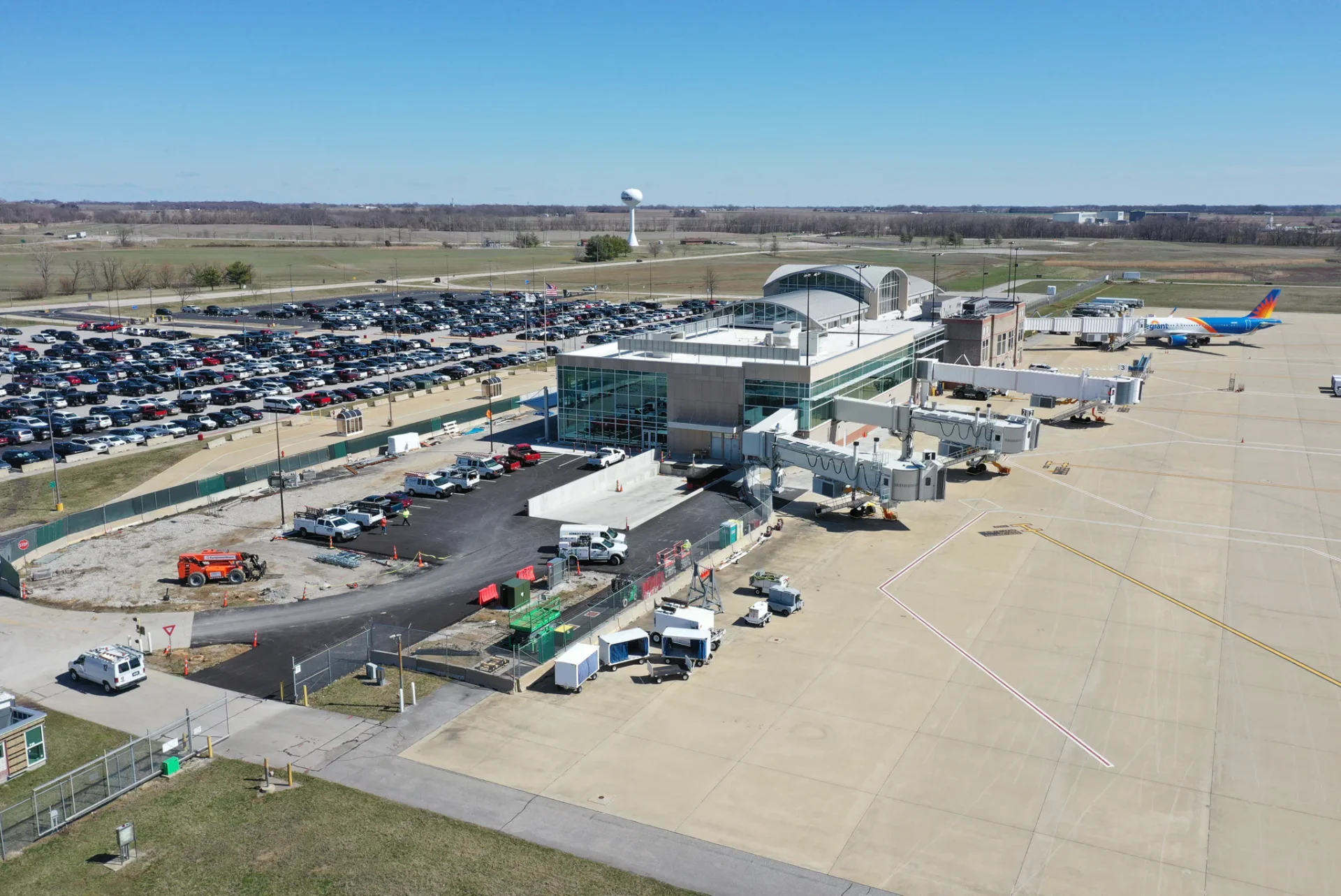New Boarding bridges serving the terminal expansion at MidAmerica St. Louis Airport, which was named ​Primary Airport of the Year.