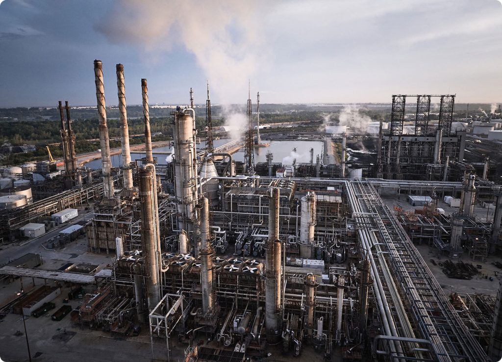 The Lemont Refinery is purpose-built for heavy crude processing, delivering consistent, high-quality output through reliable operations. Its strategic location near Chicago supports seamless distribution throughout the Midwest.